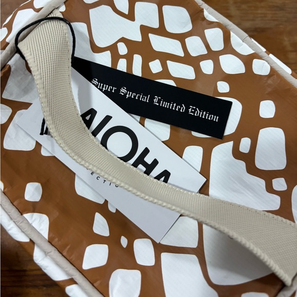 Aloha collection cabin crew Brown and White Patterned Women's Bag - Picture 3 of 5